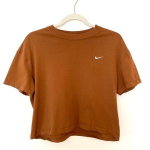 Nike Cropped T-Shirt Camel